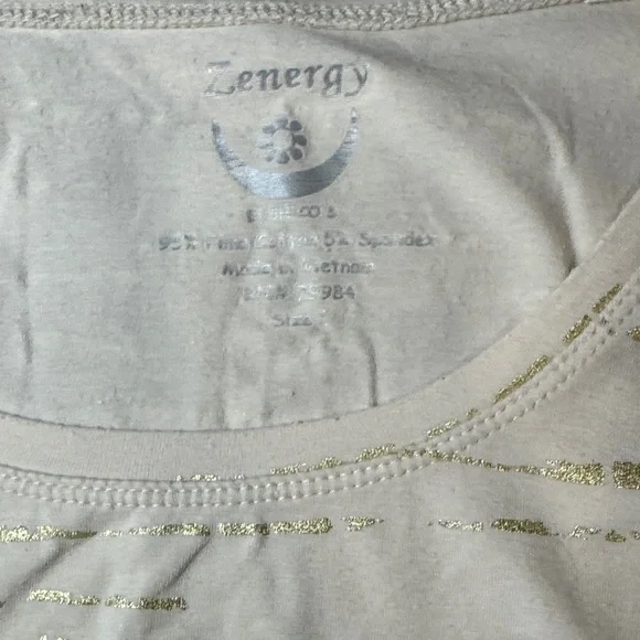 Zenergy by Chico's Cream and Gold Women's 3/4 Sleeve Top. Size 1/Med. - Picture 4 of 4
